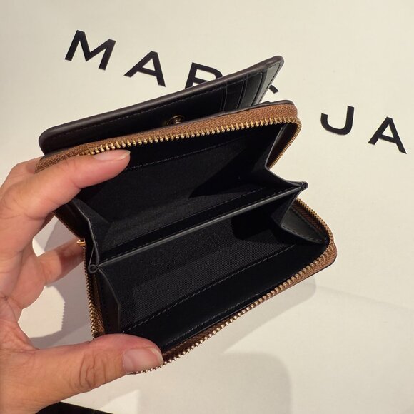 Marc Jacobs 4R5SMP088S01 The Plaza Bifold Wallet ‼️choose 1 color‼️ - Picture 16 of 16